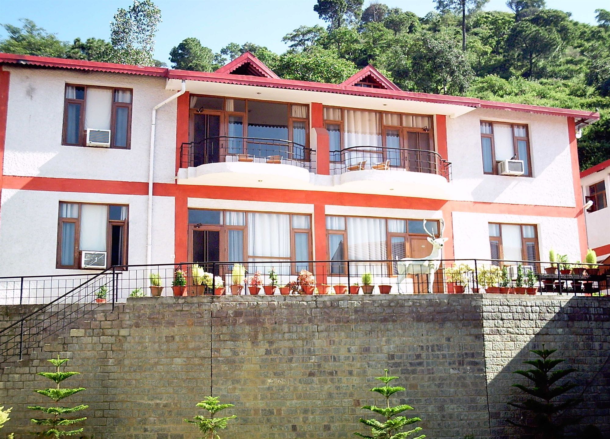 The Fern Surya Resort Kasauli Hills, Dharampur Esterno foto